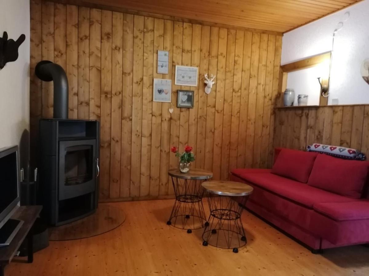 Haus Holunder Weissbriach Apartment Luaran gambar